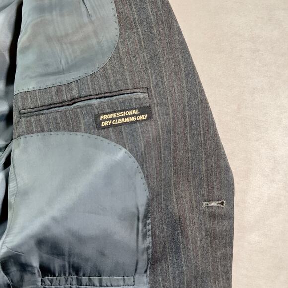 2-Piece Suit Guild-Hall Clothes Men's 42R VINTAGE Grey/ Blue Pin Stripe - Picture 6 of 16